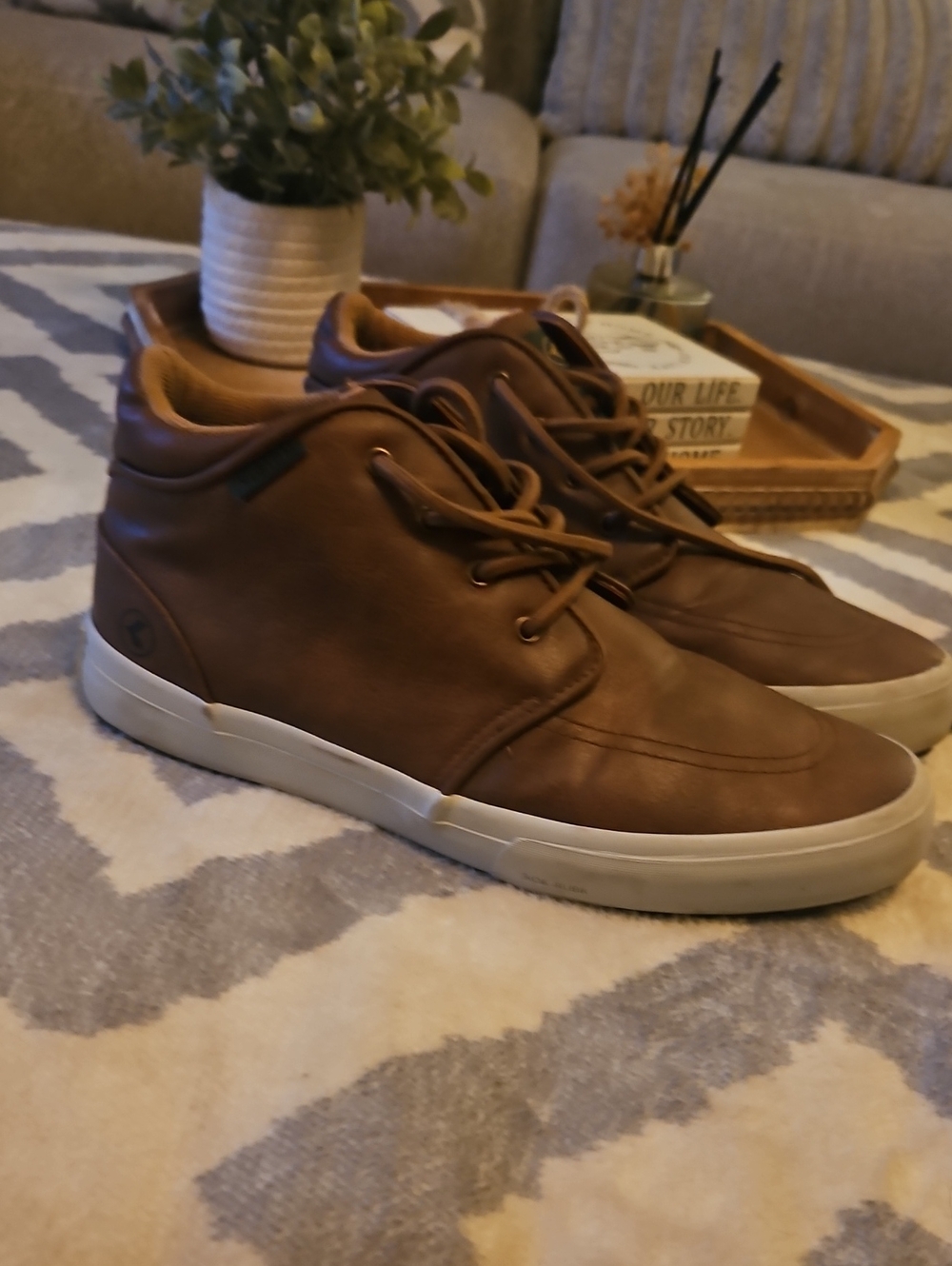 Source Unknown Brown Chukka-Style Men's Boots with White Sole